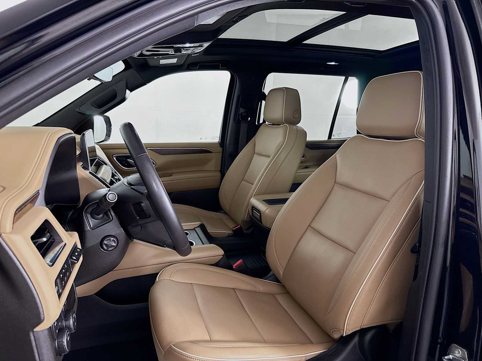 Used 2023 Chevrolet Tahoe Premier AWD/4WD image 11