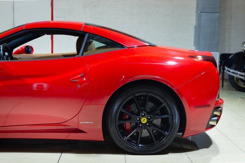 Used 2010 Ferrari California RWD image 8