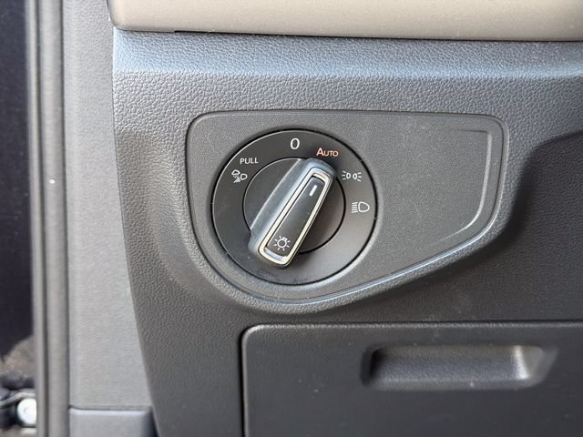Used 2020 Volkswagen Atlas Cross Sport SE w/ Panoramic Sunroof Package FWD image 8