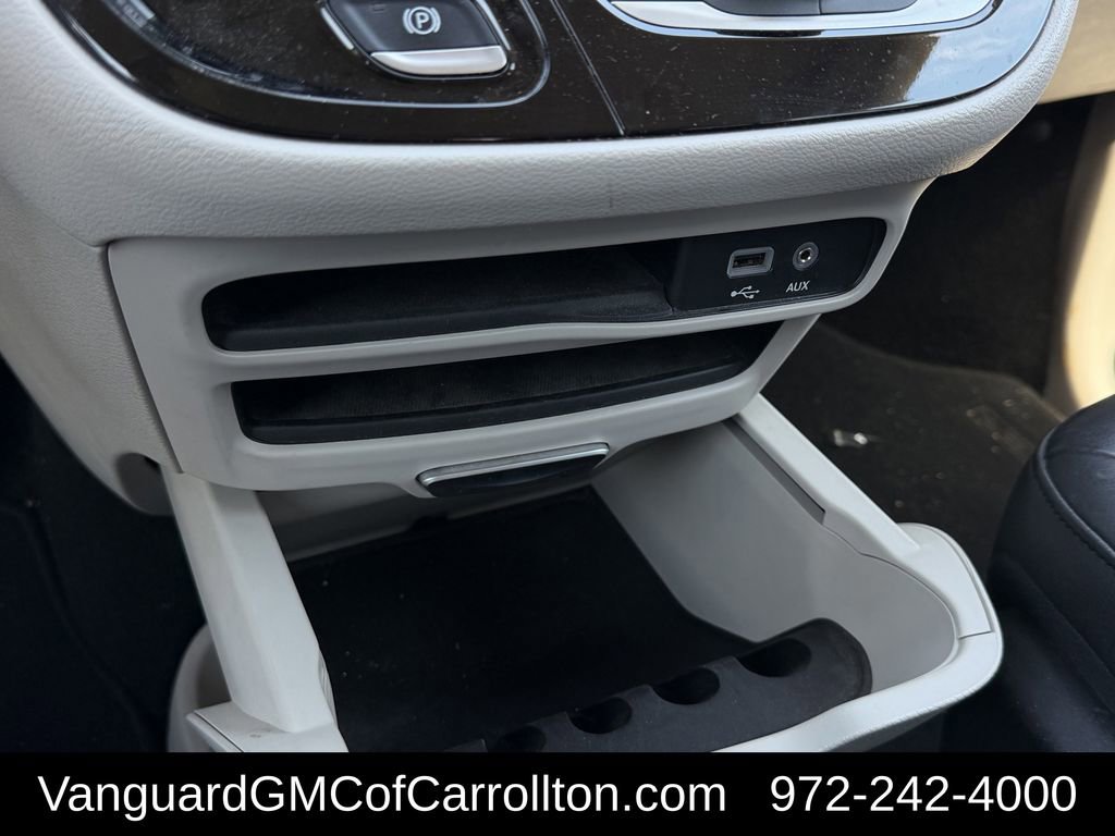 Used 2017 Chrysler Pacifica Touring-L FWD image 25