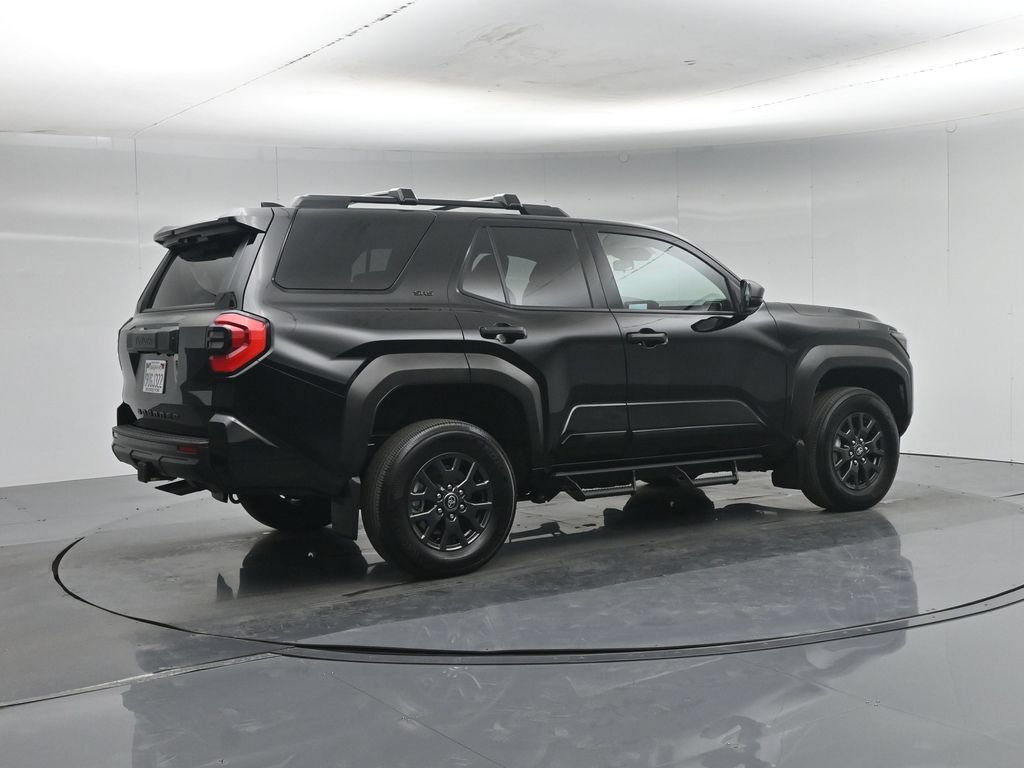 Used 2025 Toyota 4Runner SR5 AWD/4WD image 31