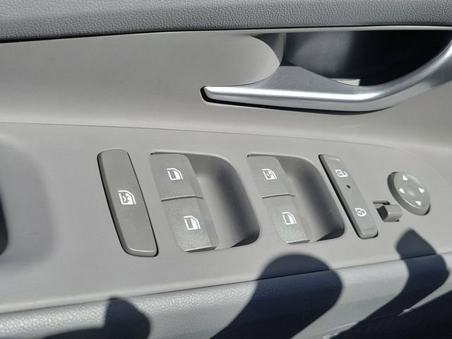 New 2026 Hyundai Elantra Sport FWD image 17