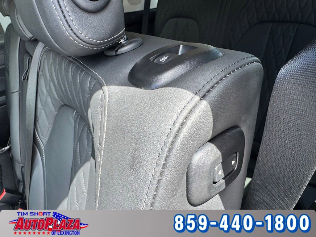 Used 2025 BMW X7 xDrive40i AWD/4WD image 43