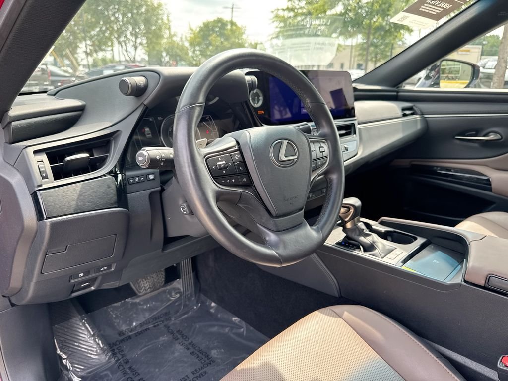 Used 2025 Lexus ES 300h w/ Premium Package FWD image 21