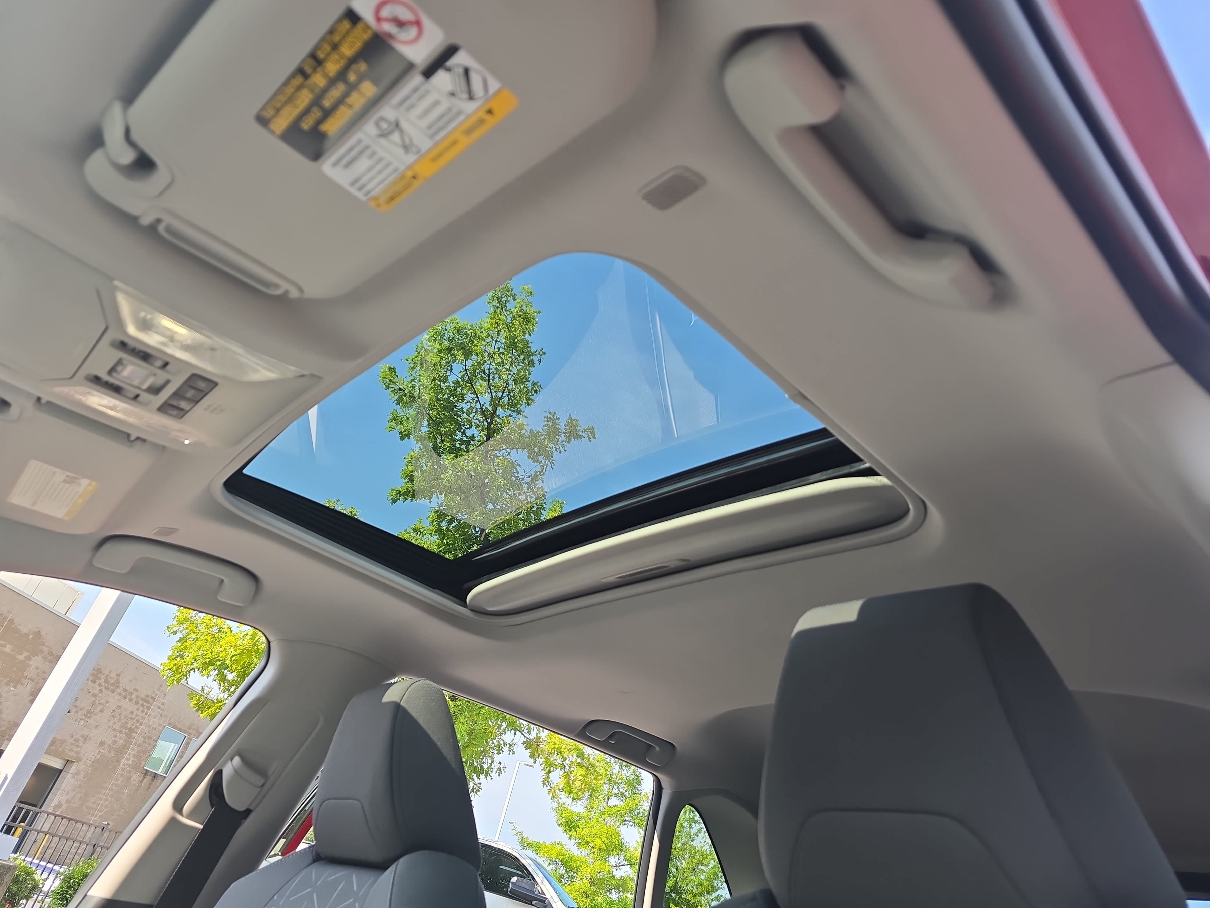 Used 2025 Toyota RAV4 XLE w/ Convenience Package FWD image 30