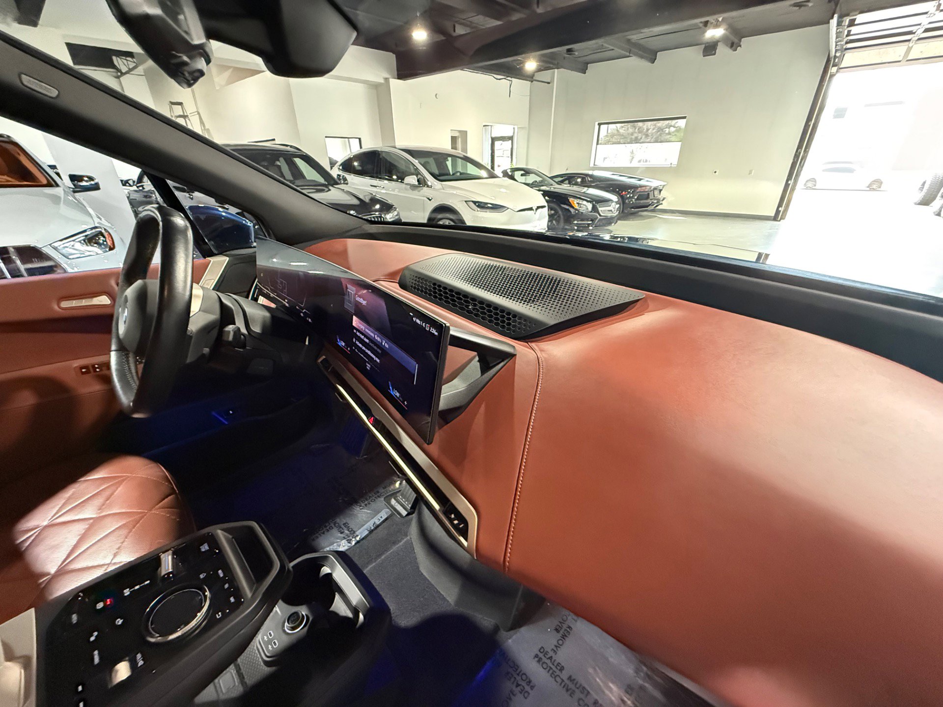 Used 2023 BMW iX xDrive50 w/ Sport Package AWD/4WD image 47