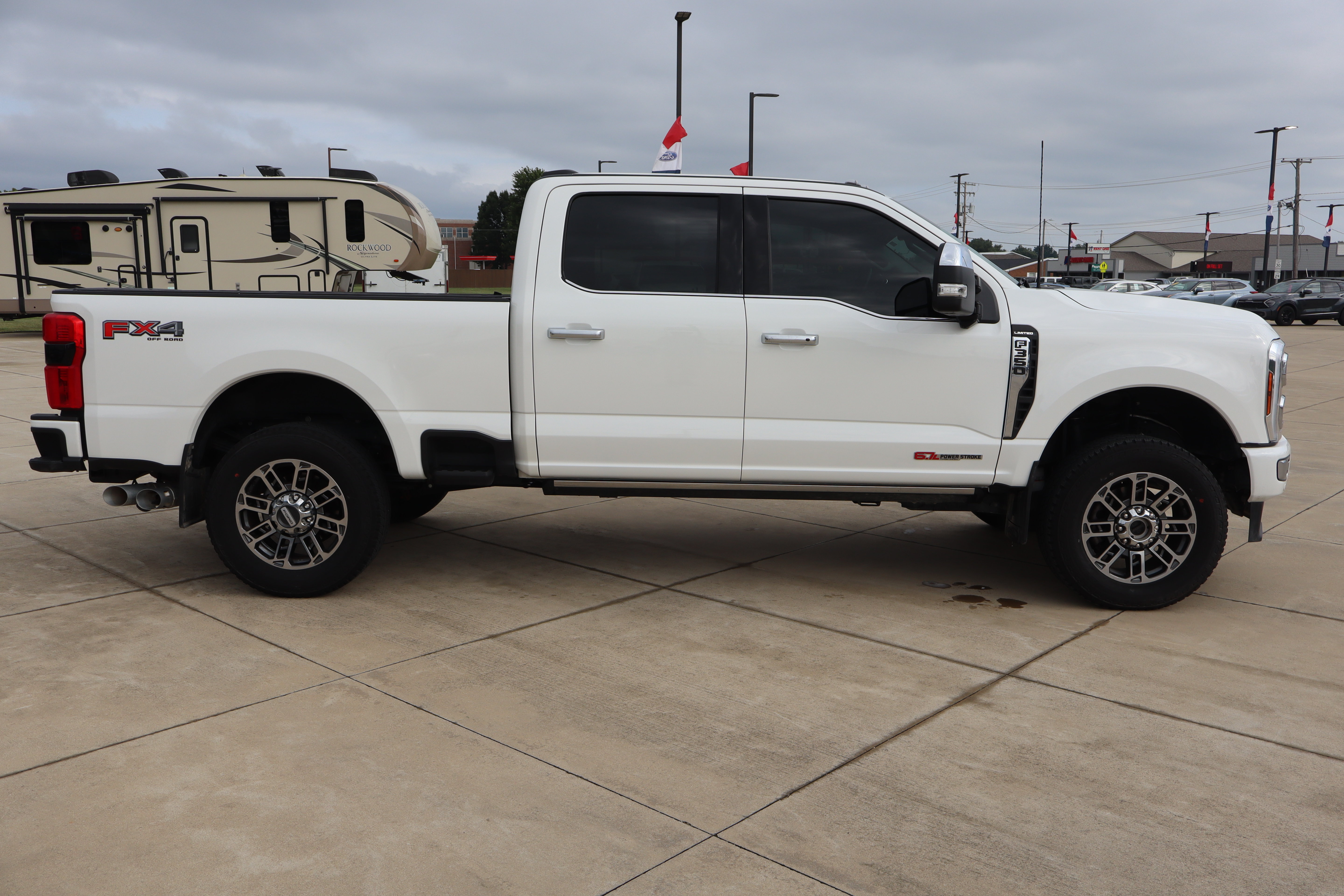 Used 2024 Ford F350 Limited w/ FX4 Off-Road Package AWD/4WD image 4