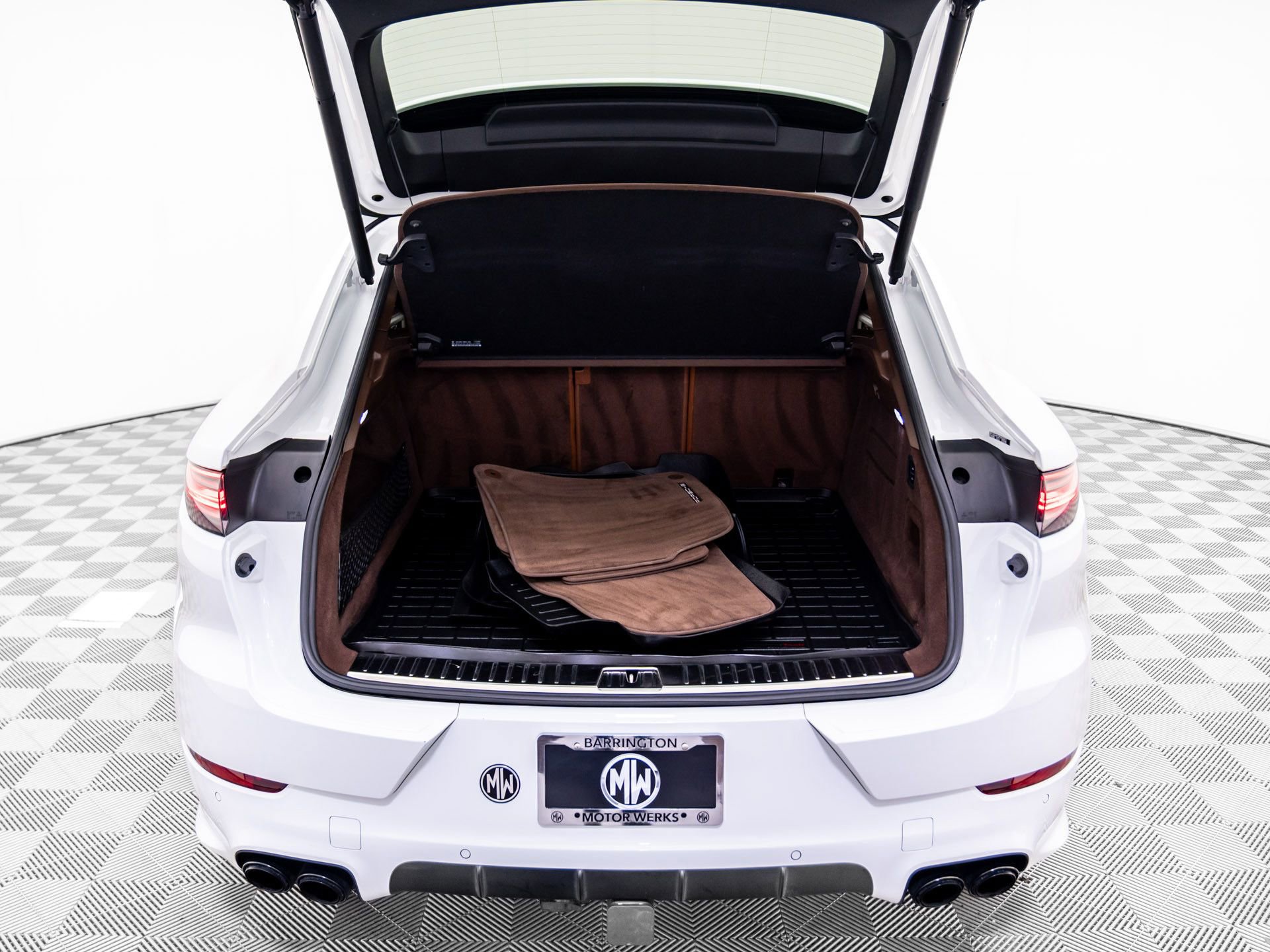 Used 2023 Porsche Cayenne GTS image 30