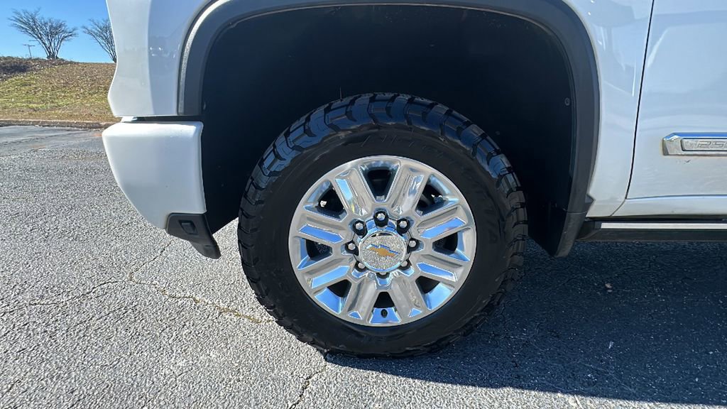 Used 2024 Chevrolet Silverado 2500 High Country w/ High Country Premium Package image 9