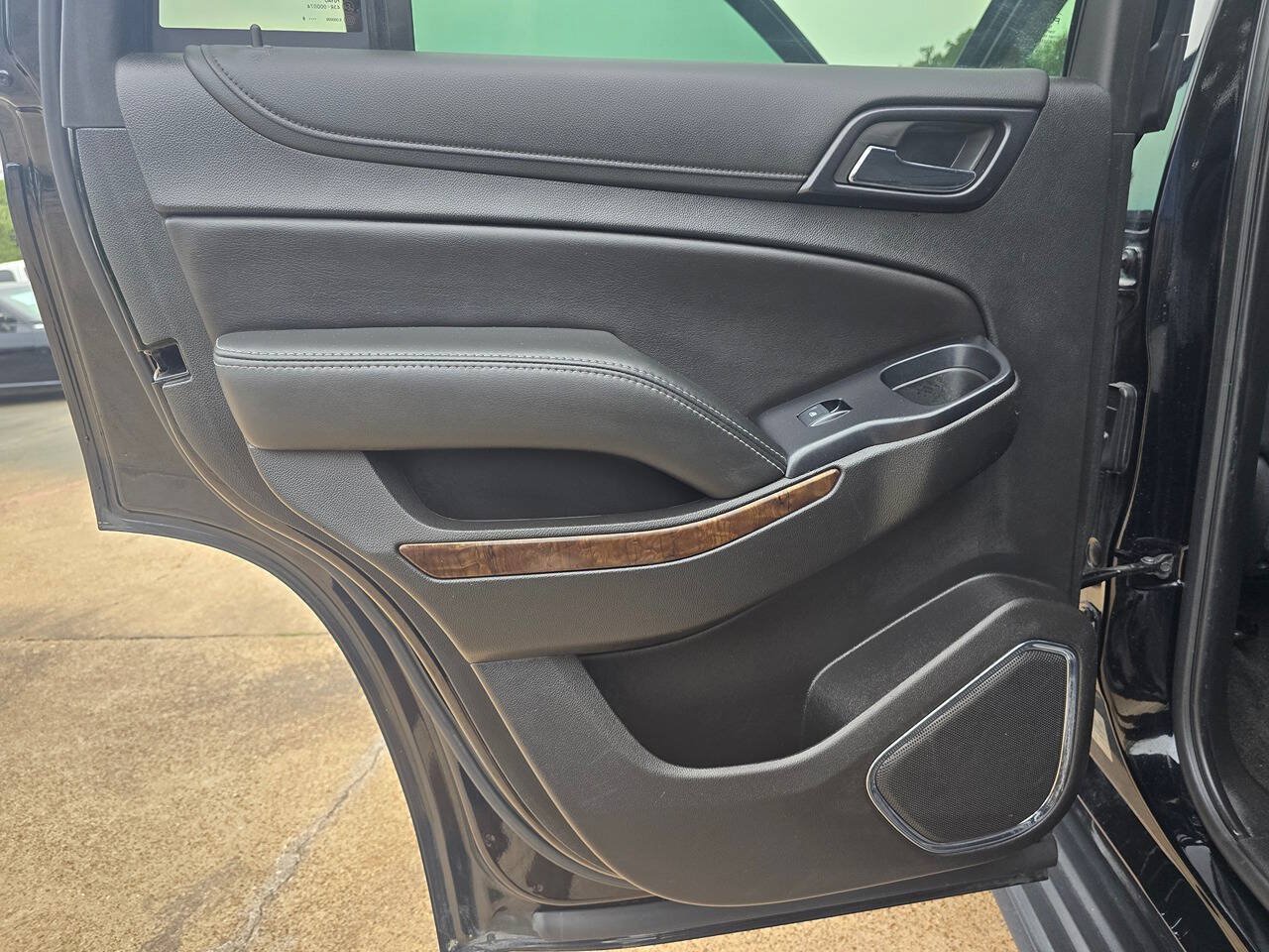 Used 2018 Chevrolet Tahoe LS RWD image 17