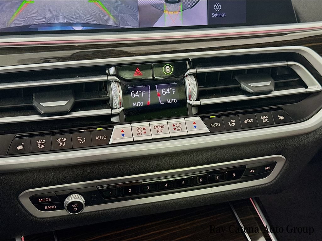 Used 2021 BMW X7 xDrive40i w/ M Sport Package AWD/4WD image 16