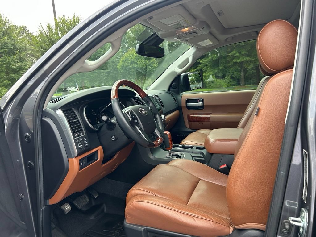 Used 2022 Toyota Sequoia Platinum AWD/4WD image 38