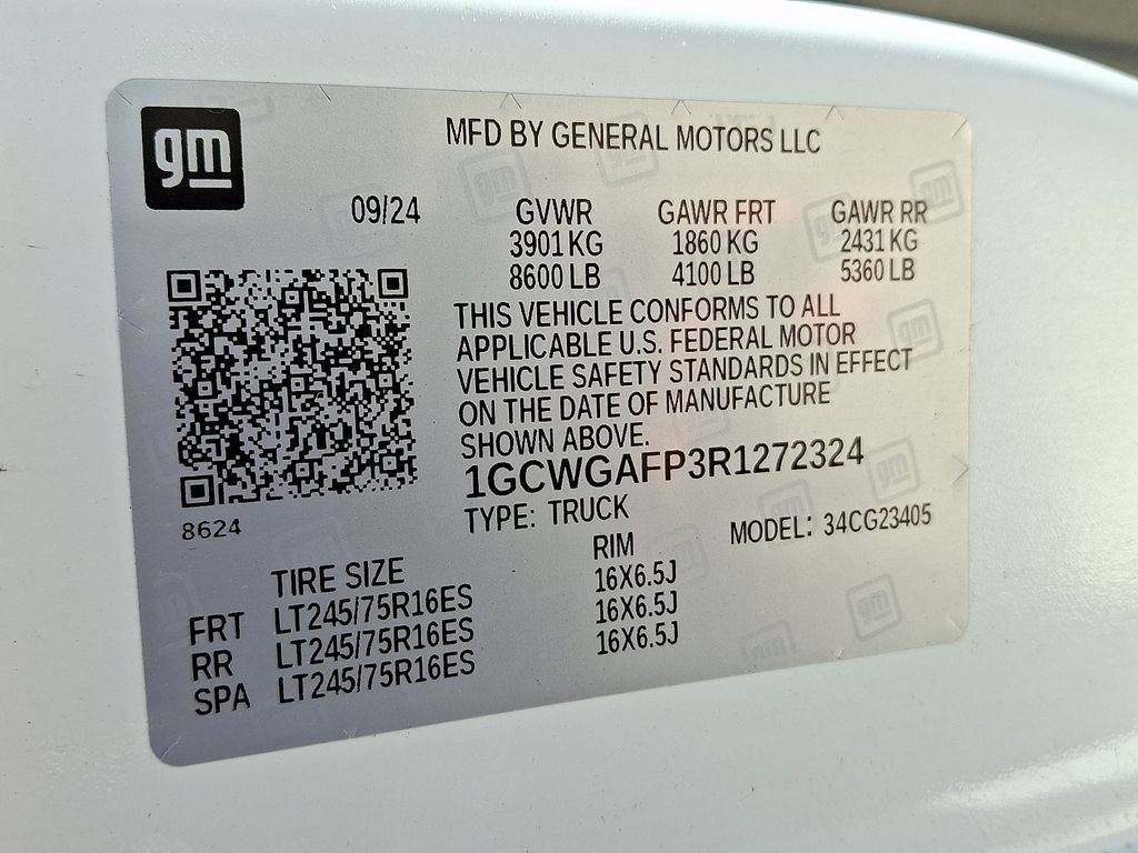 Used 2024 Chevrolet Express 2500 w/ Driver Convenience Package RWD image 27