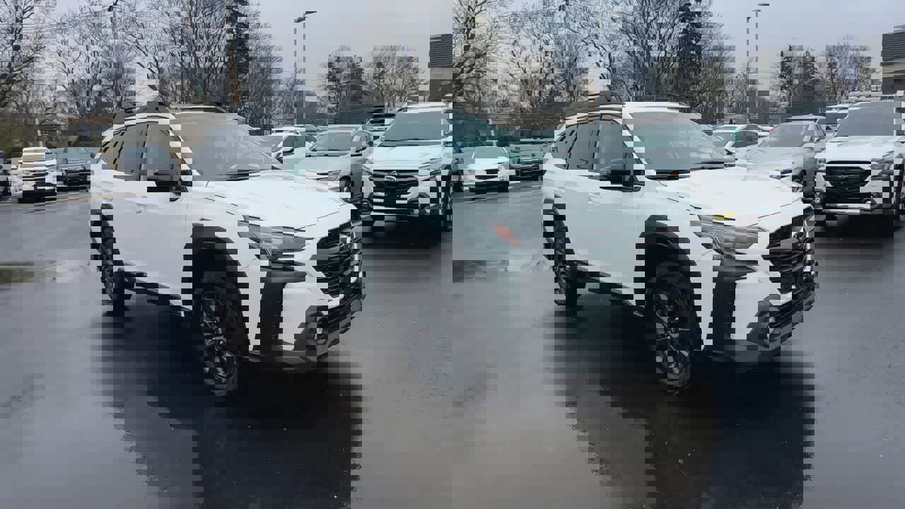 Used 2025 Subaru Outback Onyx Edition image 2