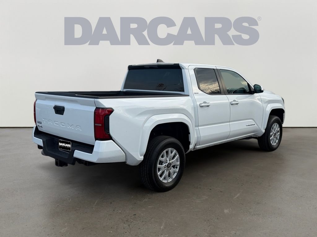 Used 2025 Toyota Tacoma SR5 AWD/4WD image 7