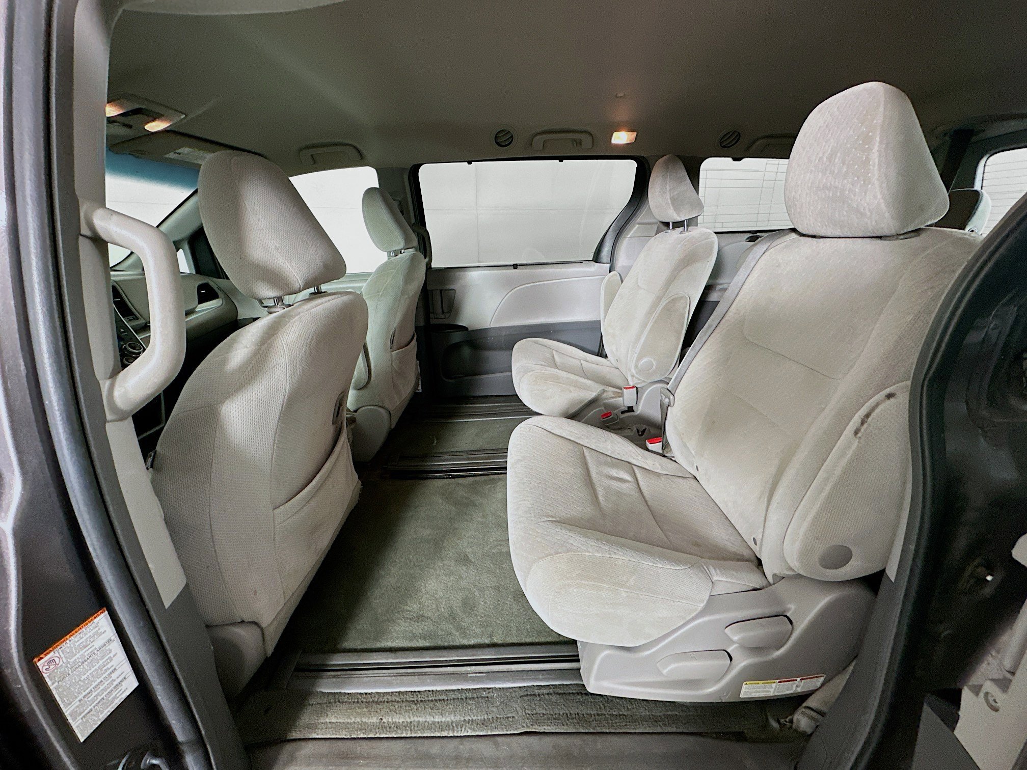 Used 2015 Toyota Sienna LE image 26