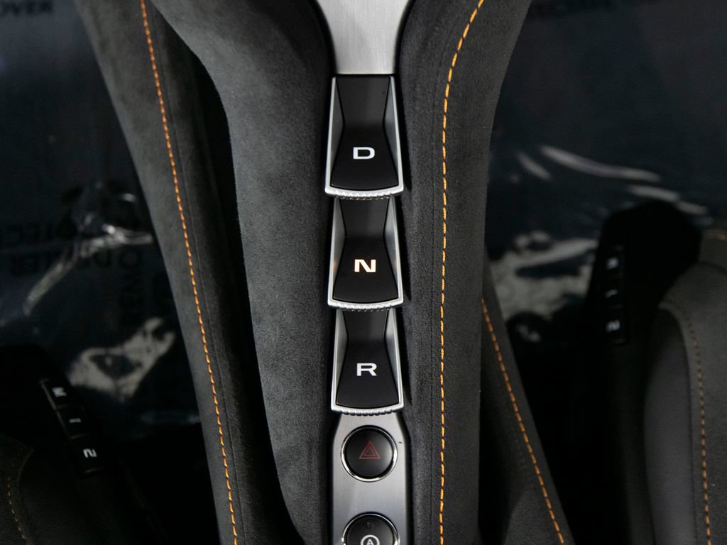 Used 2024 McLaren 750S Spider RWD image 23
