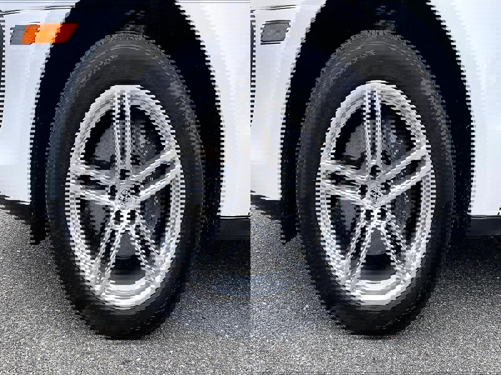 Used 2023 Porsche Macan Turbo image 7