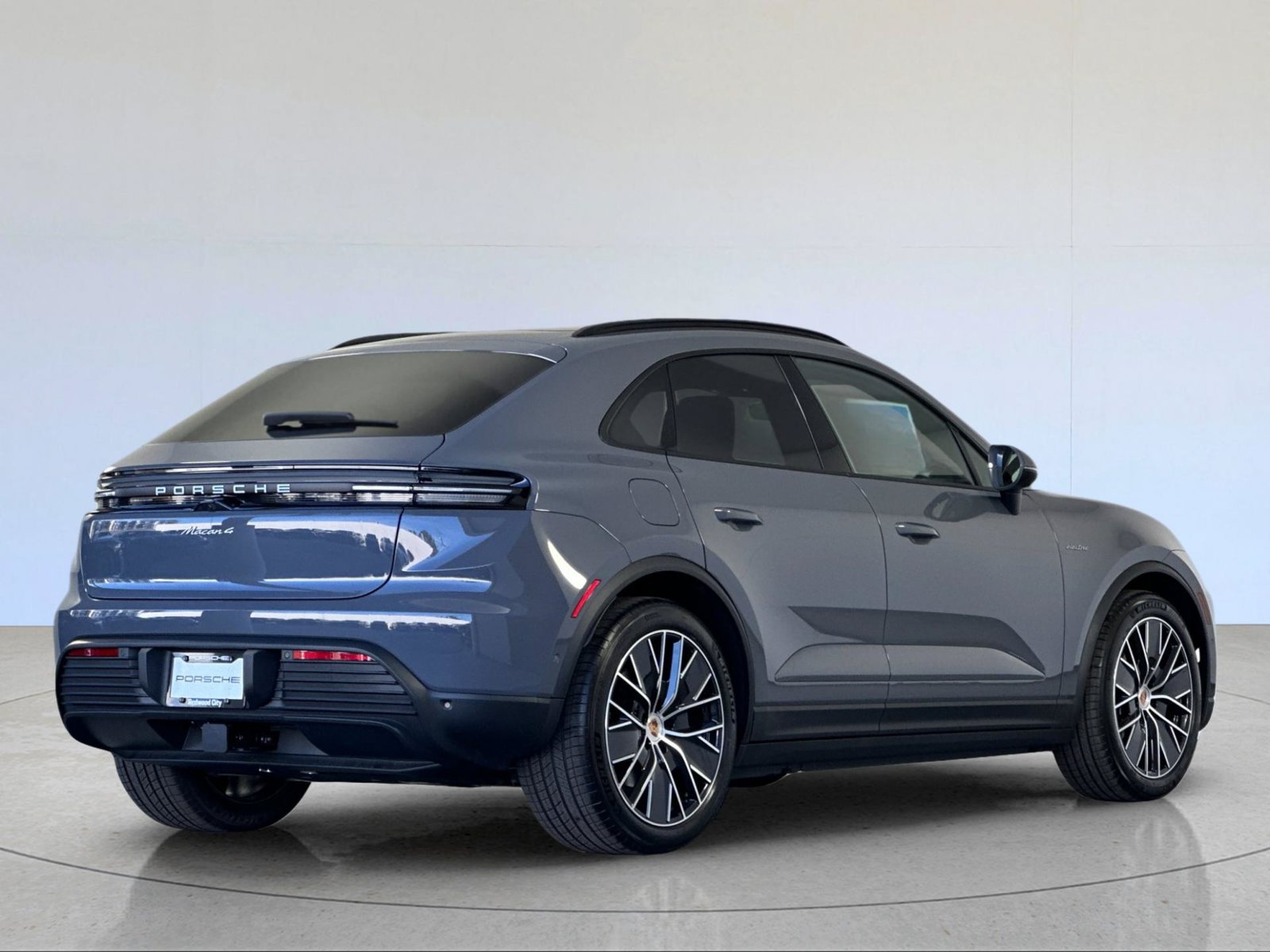 New 2026 Porsche Macan 4 Electric AWD/4WD image 8