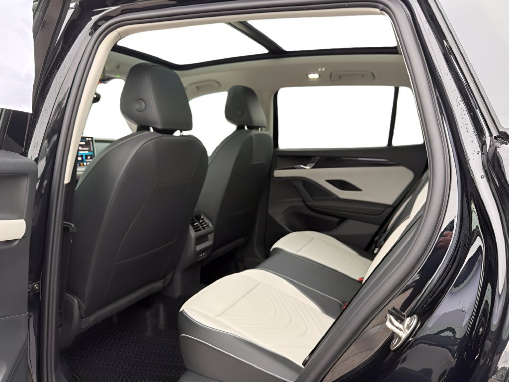 New 2026 Volkswagen Tiguan SE AWD/4WD image 11