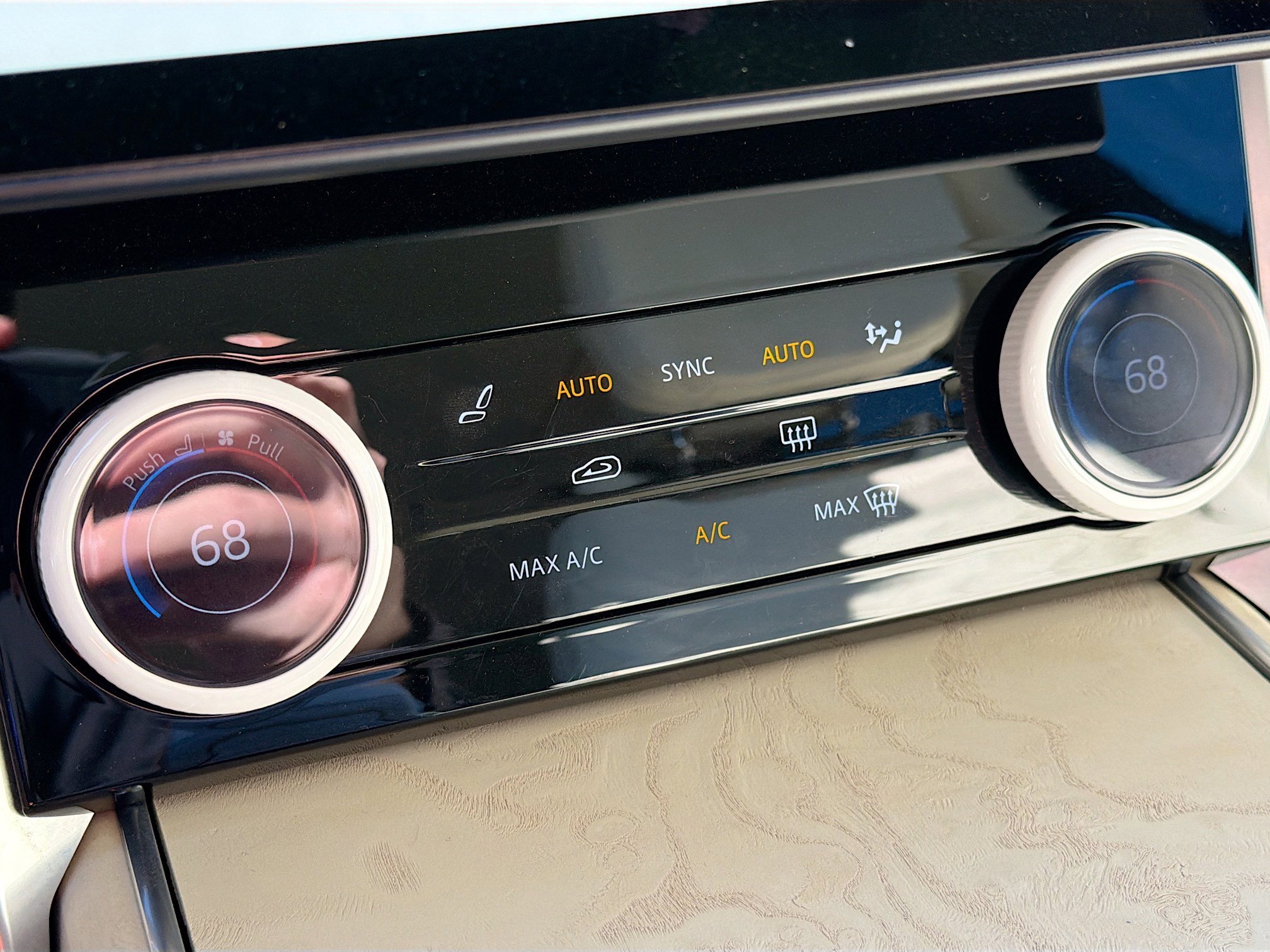 Used 2023 Land Rover Range Rover SV image 36