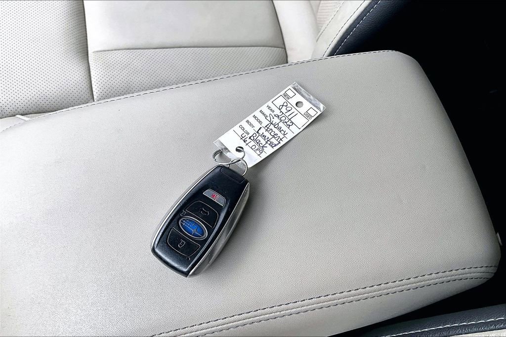 Used 2022 Subaru Ascent Limited image 34