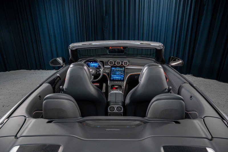 Used 2025 Mercedes-Benz CLE 300 4MATIC Cabriolet image 6