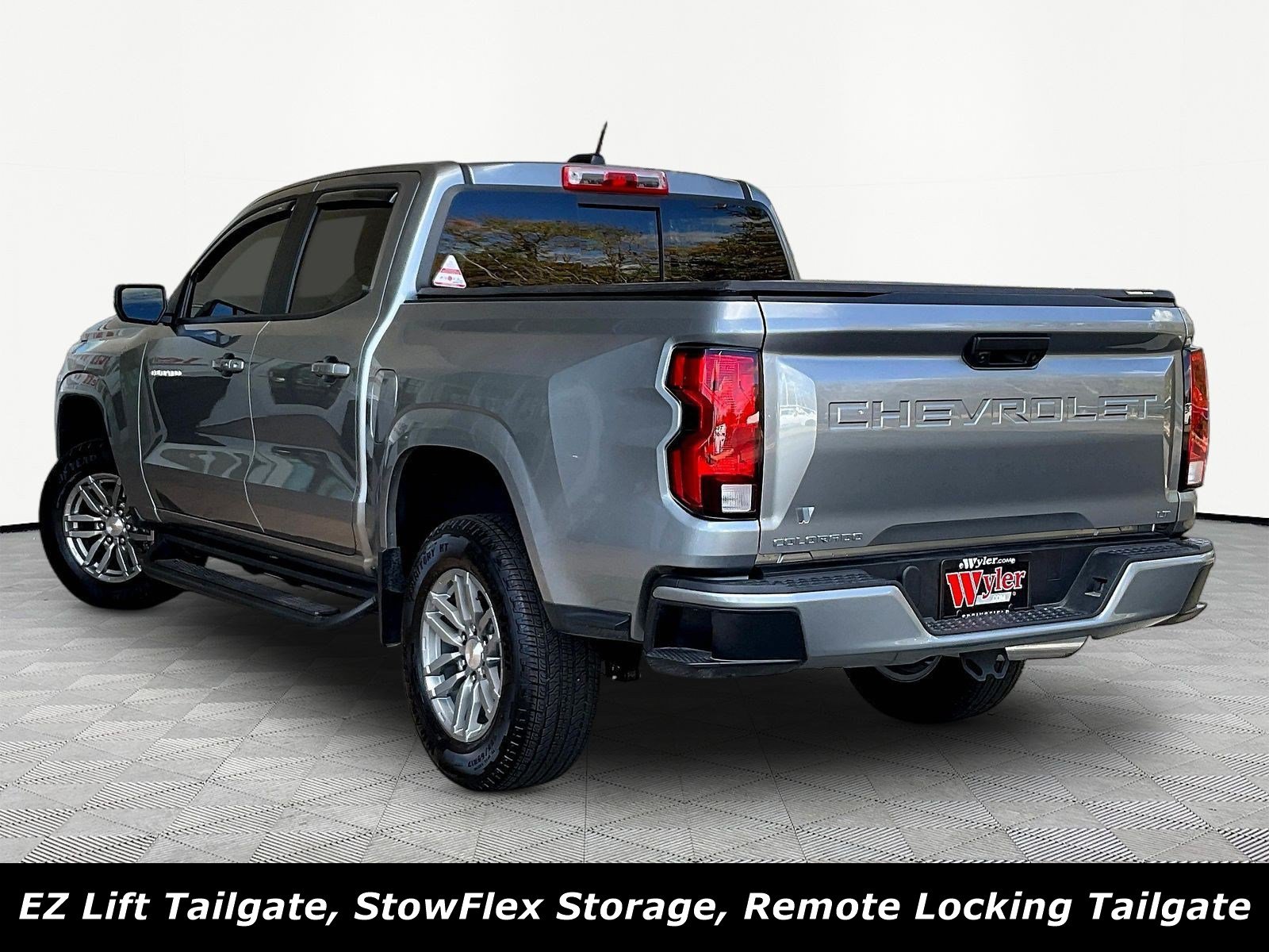 Used 2024 Chevrolet Colorado LT w/ LT Convenience Package RWD image 4