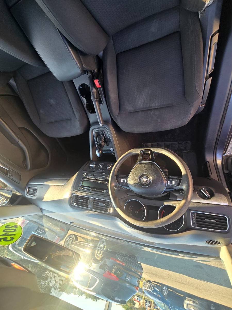 Used 2015 Volkswagen Jetta SE FWD image 20