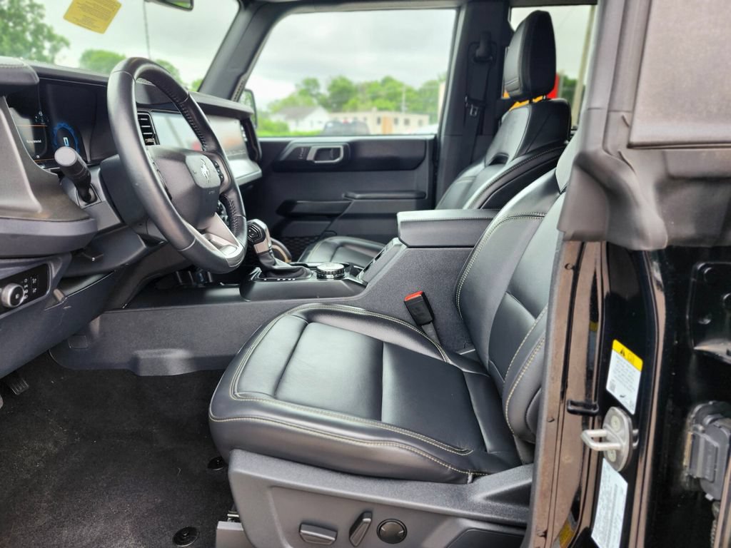 Certified 2025 Ford Bronco Badlands AWD/4WD image 17