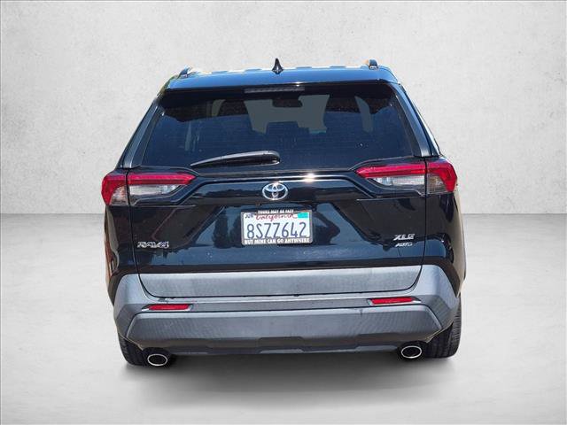 Used 2019 Toyota RAV4 XLE AWD/4WD image 6