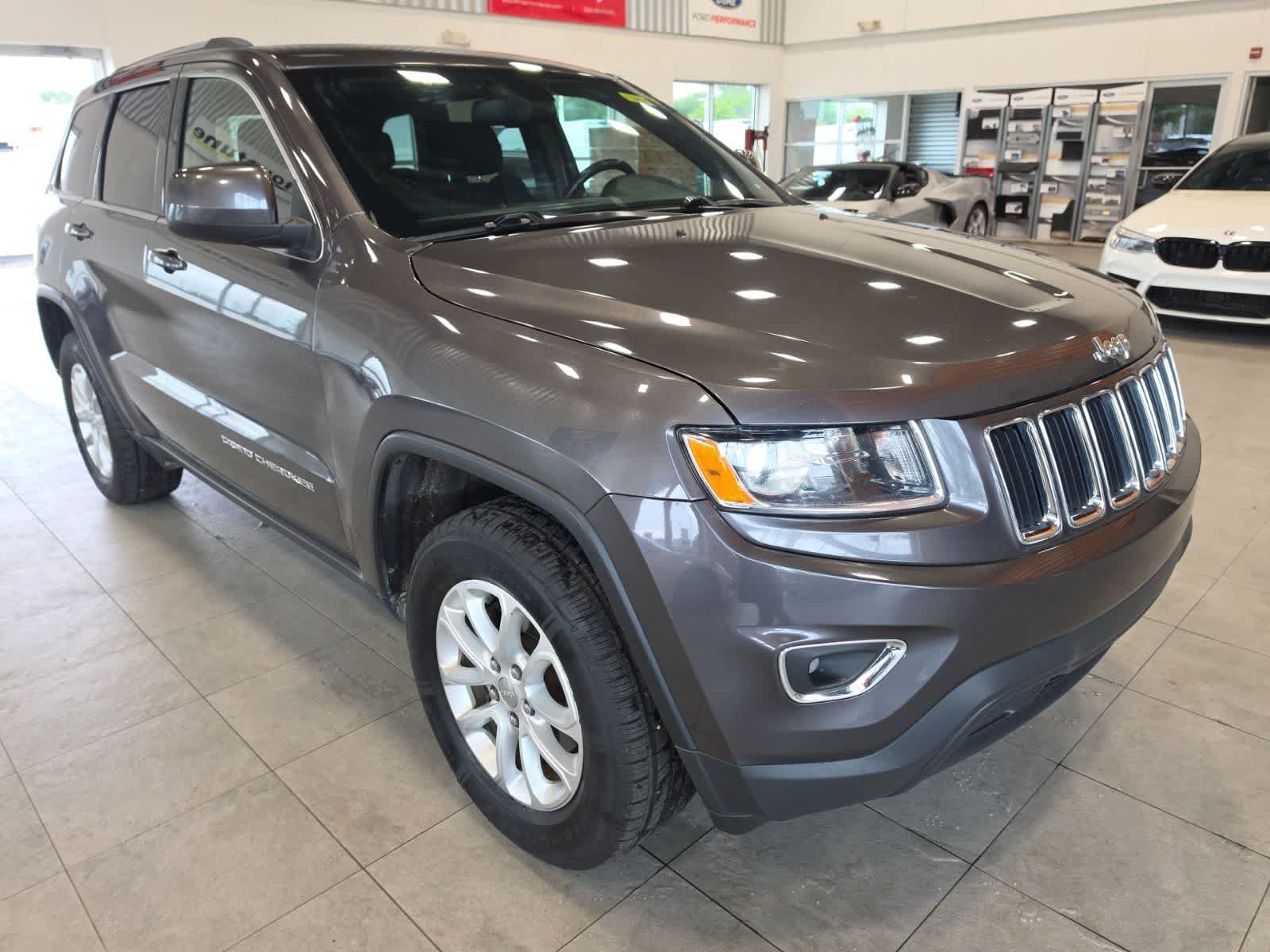 Used 2014 Jeep Grand Cherokee Laredo w/ 18" Wheel & 8.4" Radio Group AWD/4WD image 5
