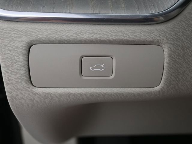 Used 2023 Volvo XC60 B5 Plus w/ Protection Package Premier image 14