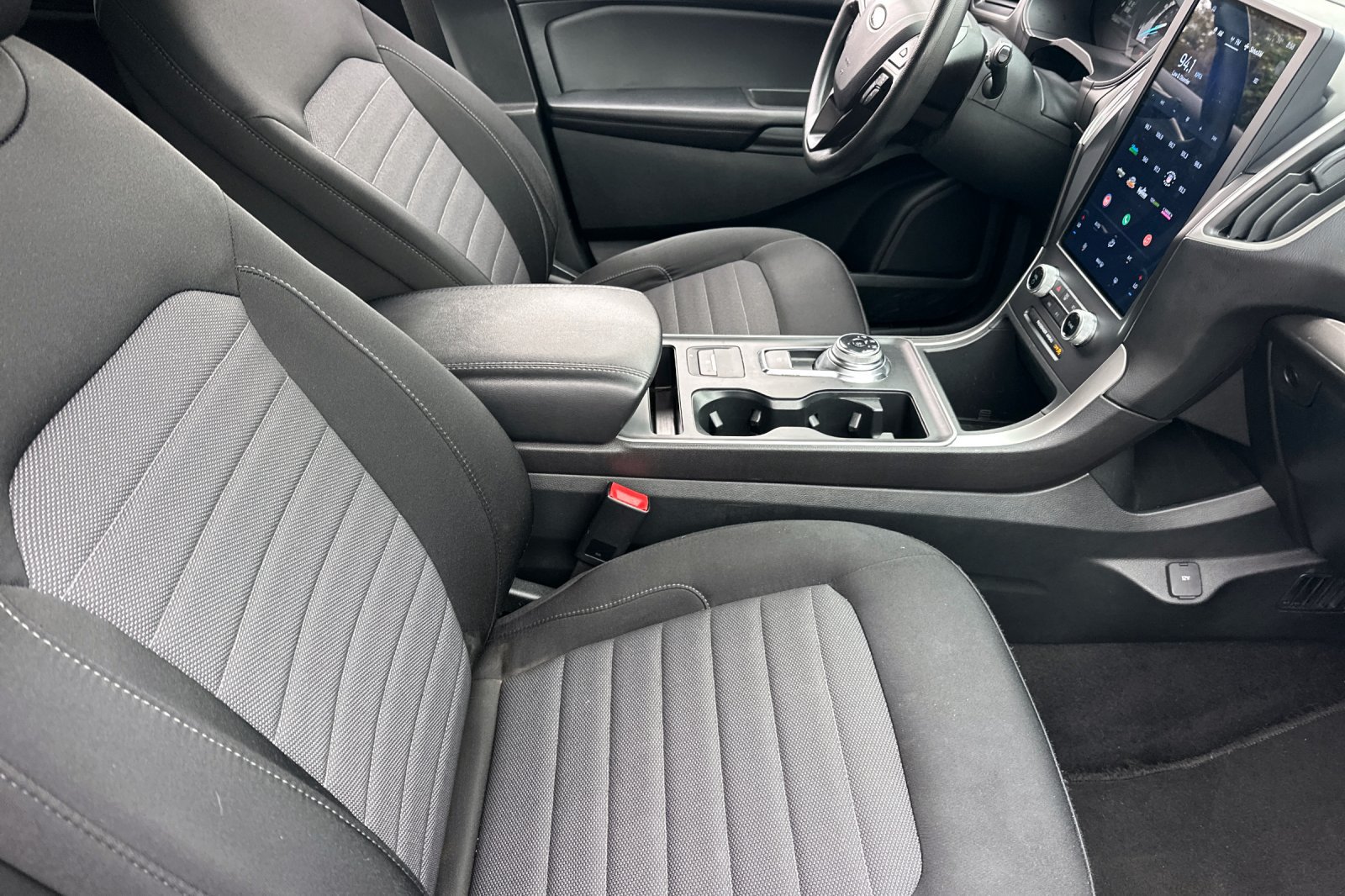 Used 2022 Ford Edge SE w/ Black Appearance Package AWD/4WD image 15
