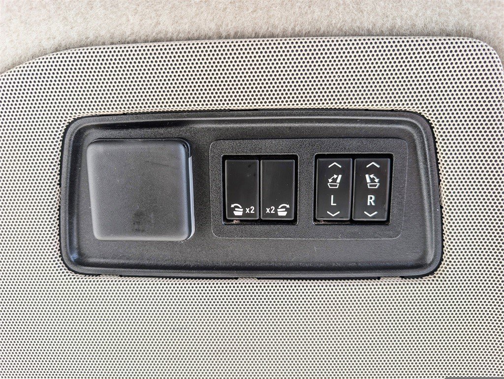 Certified 2022 Cadillac Escalade Premium Luxury Platinum image 25