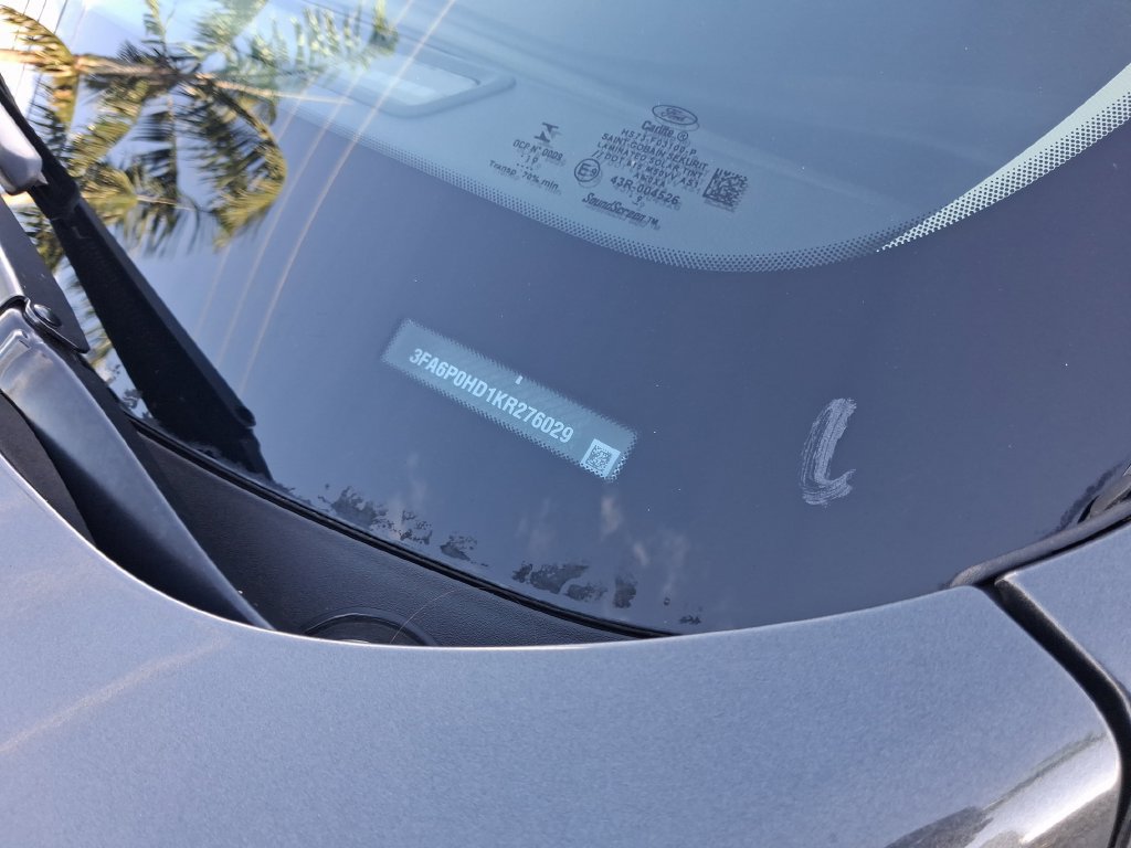 Used 2019 Ford Fusion SE FWD image 26