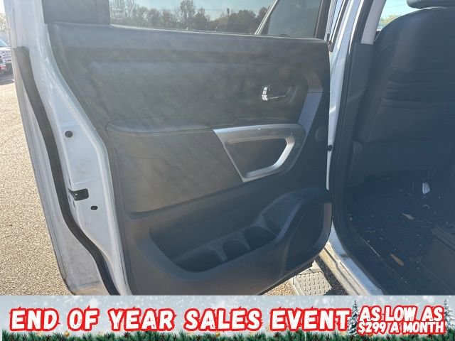 Used 2017 Nissan Titan SL image 18