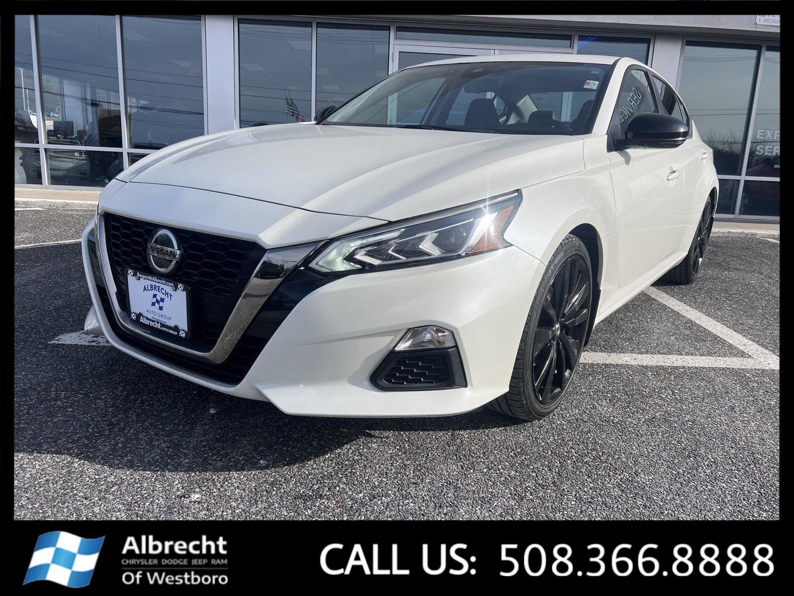 Used 2020 Nissan Altima 2.5 SR w/ Premium Package image 1