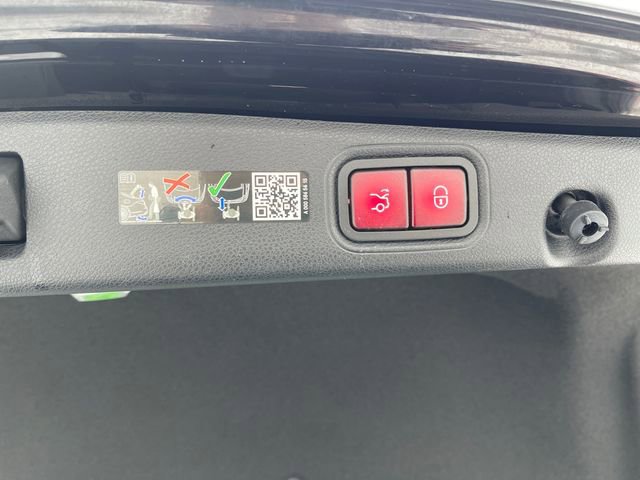 Used 2023 Mercedes-Benz E 350 4MATIC Sedan image 17