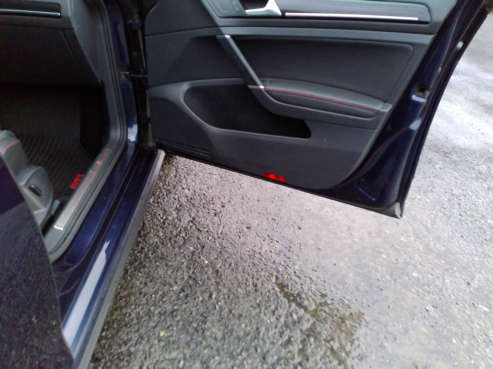 Used 2017 Volkswagen GTI SE image 49