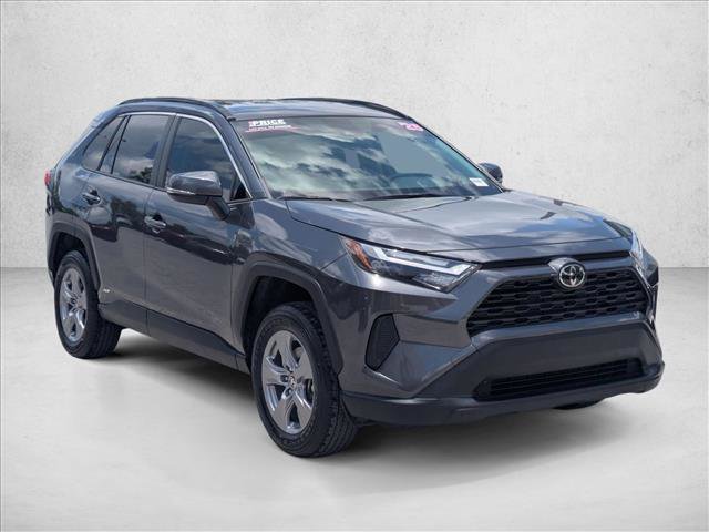 Used 2025 Toyota RAV4 XLE AWD/4WD image 3