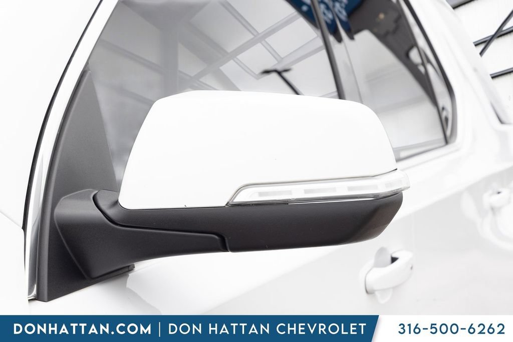 Used 2023 Chevrolet Traverse LT FWD image 27