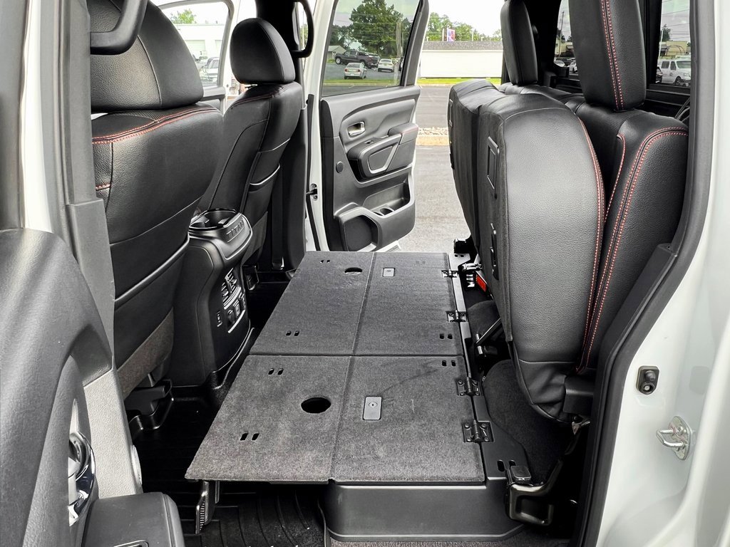 Used 2022 Nissan Titan PRO-4X w/ Pro-4x Convenience Package image 18