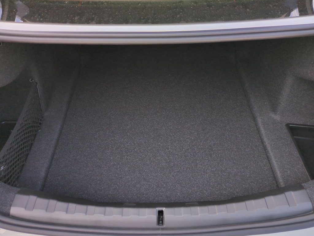 New 2026 BMW 330i Sedan w/ Premium Package RWD image 13