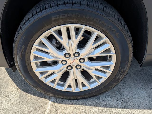 Used 2024 GMC Acadia Elevation image 9