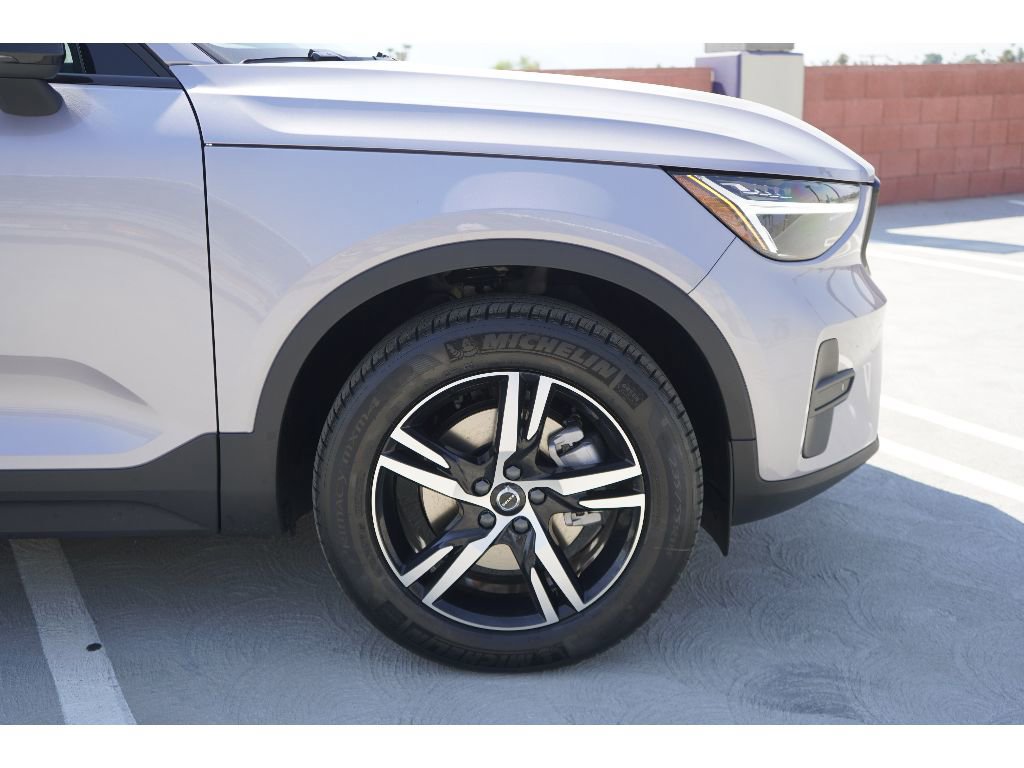 New 2026 Volvo XC40 B5 Core w/ Protection Package image 3