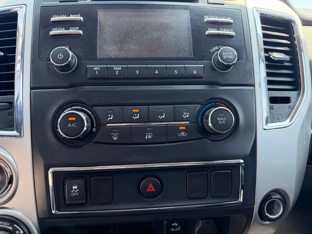 Used 2017 Nissan Titan SV AWD/4WD image 33