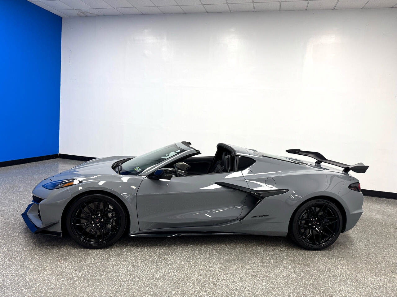 Used 2024 Chevrolet Corvette Z06 w/ Z07 Performance Package image 5