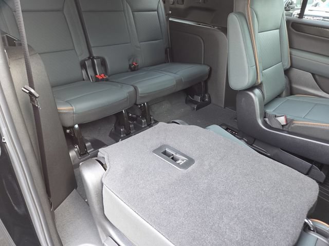 New 2026 GMC Yukon XL AT4 w/ AT4 Premium Plus Package AWD/4WD image 25