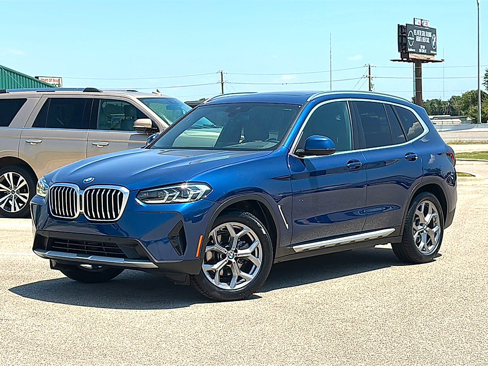 Used 2024 BMW X3 sDrive30i w/ Premium Package RWD image 2